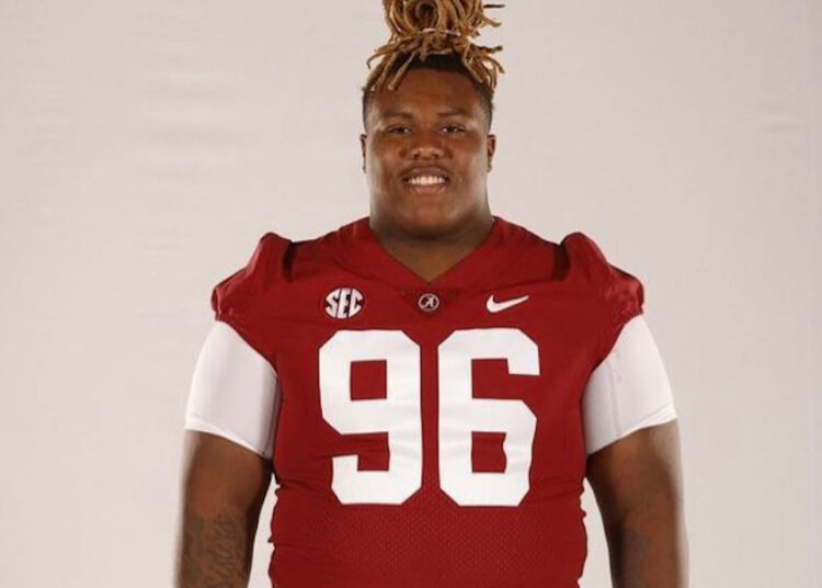 Just now: 7-foot-5, 265-pound 5-Star Defensive lineman Tim Keenan III commits to USC Trojans Over Alabama, LSU and Texas…