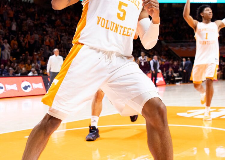 NOW VERIFIED: Knoxville, Tennessee Guard Zakai Zeigler of the University of Tennessee Volunteers has accomplished a rare feat in college basketball by earning both the coveted 2025 Bob Cousy Award and the Midseason Wooden Award in a spectacular display of dominance on the hardwood…see more…
