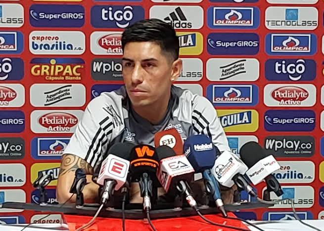 El defensa Emanuel Olivera anunció su decisión de desvincularse de Independiente Santa y, en su lugar, se unirá a ….