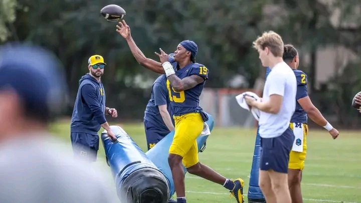 Michigan DL coach marvels at Bryce Underwood’s arm, shares how he improves the defense | See link below ⬇️