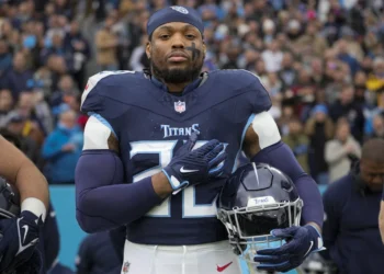 BREAKING NEWS: Tennessee Titans football star Derrick Henry has declined a tampering move made by Alabama Crimson Tide to lure him into the transfer portal. Derrick Henry turned down a tempting $7.7 million NIL offer, a double of his current NIL, insisting to finish off his college career in……Read more