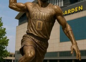 ESPN Reports: The Boston Celtics have officially revealed plans to build a bronze statue honoring their iconic player Jayson Tatum, with construction on the statue… Read more