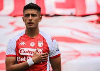 TRATO CERRADO: Kevin Mantilla, defensa de Independiente Santa, renueva contrato por 4 años con Santa como nuevo General. Ver más